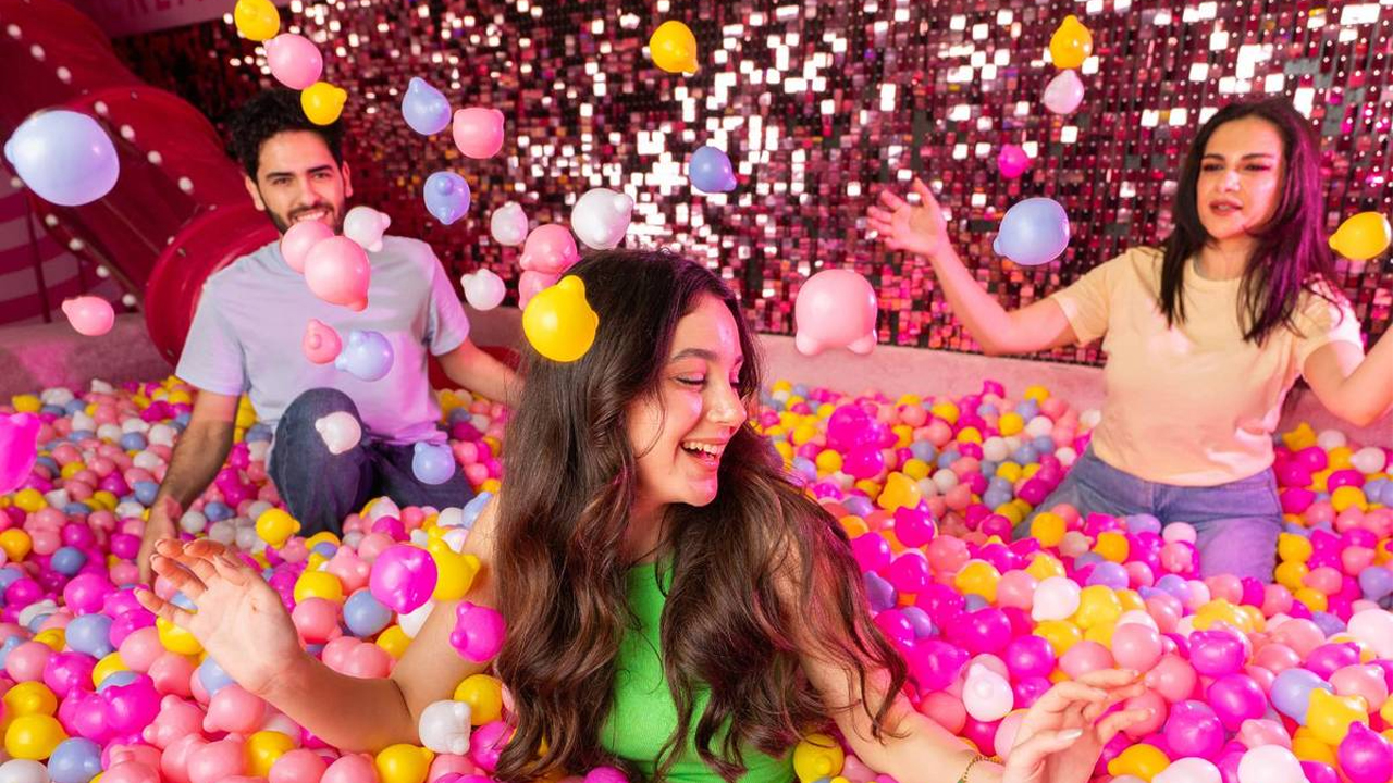 بازی در موزه آبنبات دبی