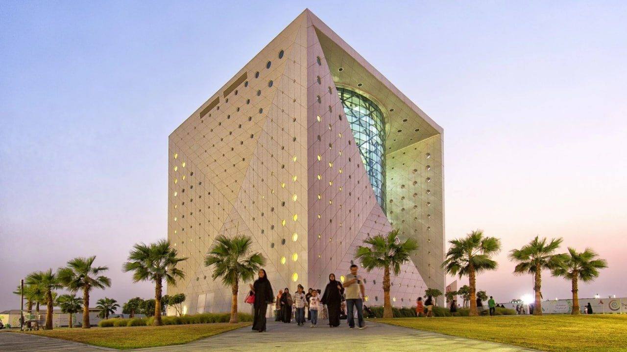 نمای بیرون گرین پلنت دبی